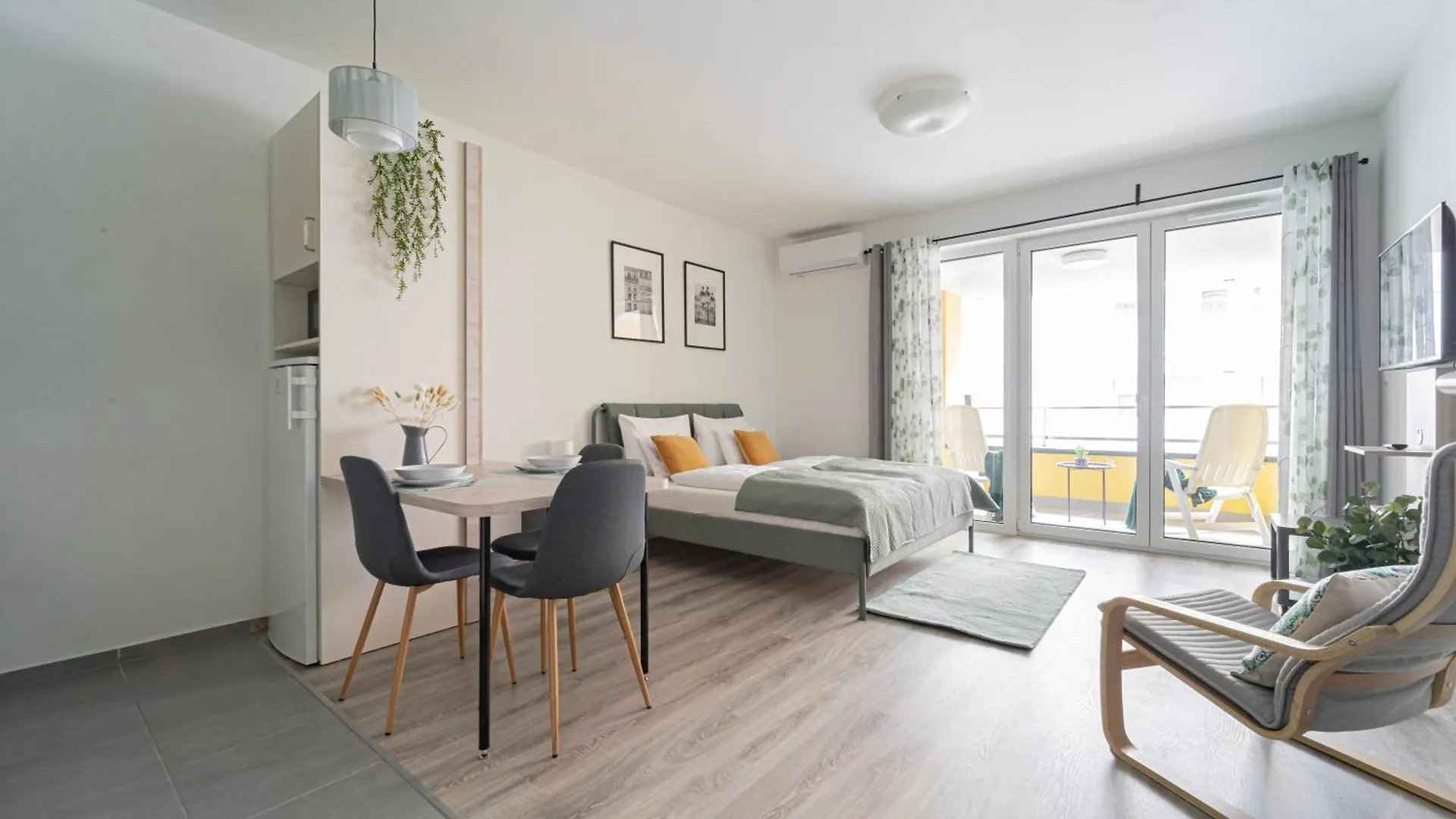 Westside Garden Apartments By Urbanrent Budapest Aparthotel