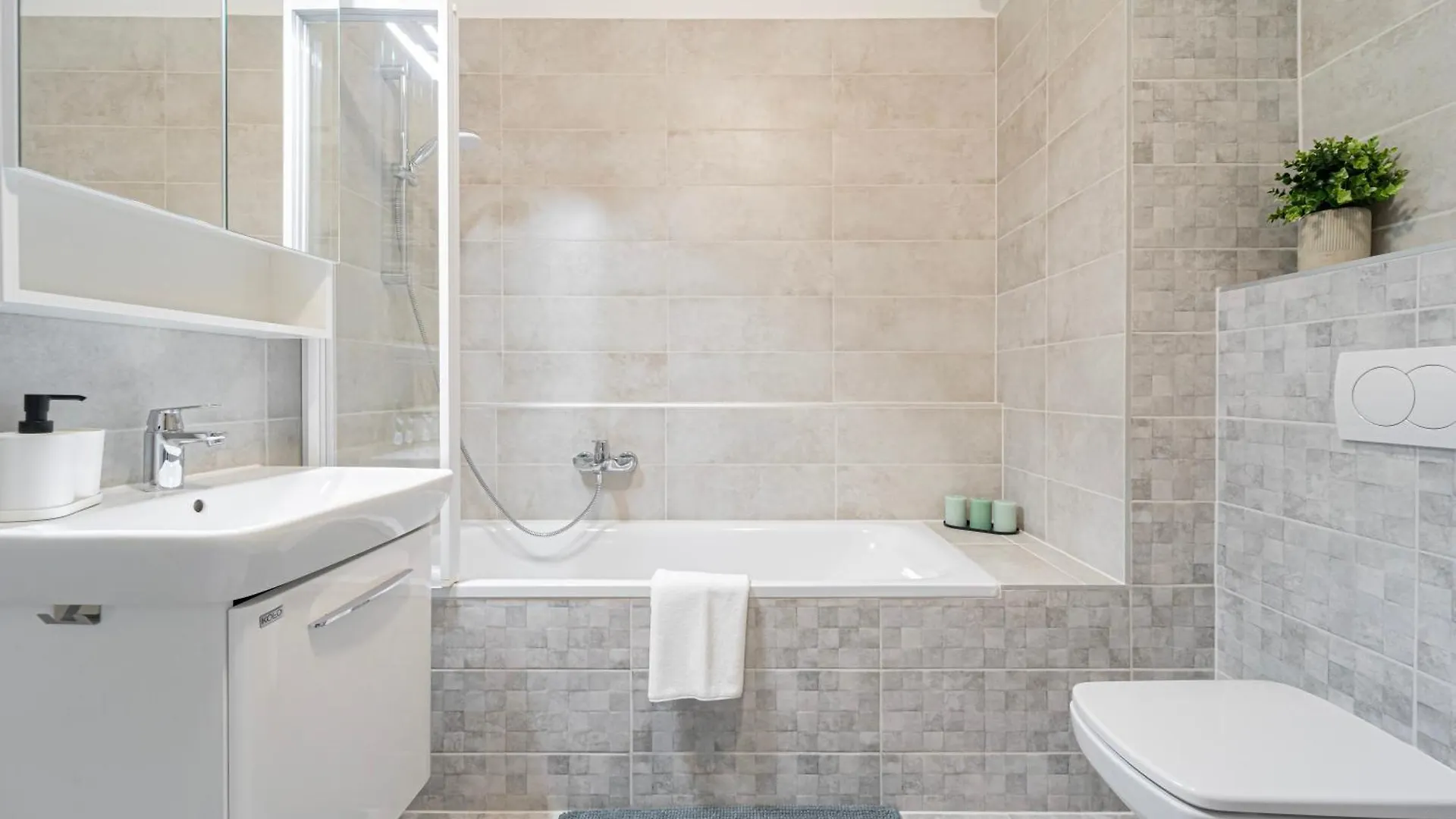 Westside Garden Apartments By Urbanrent Budapest Ungheria