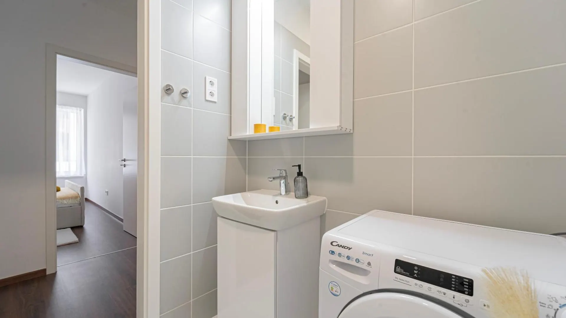 Aparthotel Westside Garden Apartments By Urbanrent Budapest