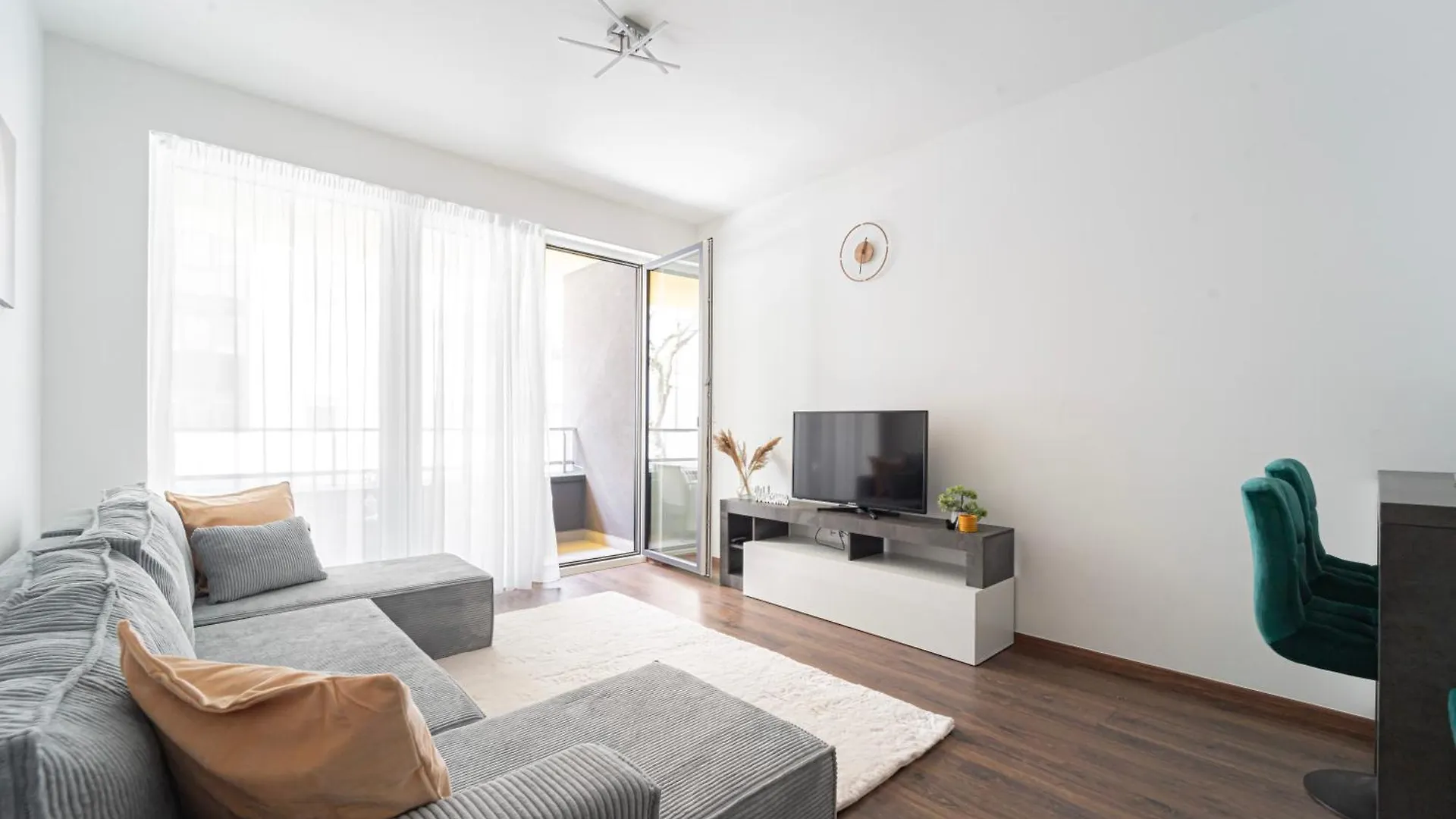 Westside Garden Apartments By Urbanrent Budapest 0*,  Ungheria