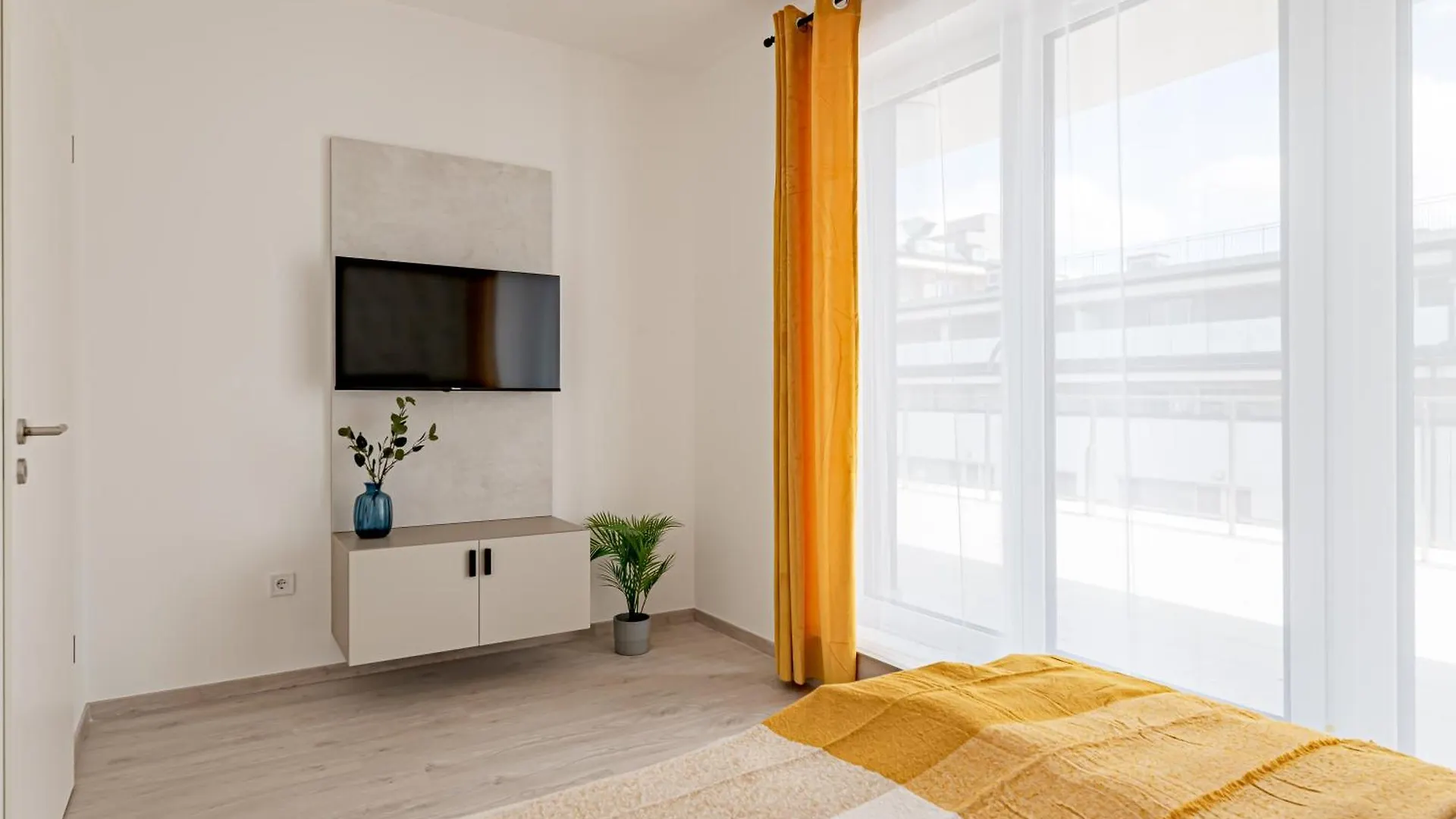 Aparthotel Westside Garden Apartments By Urbanrent Budapest