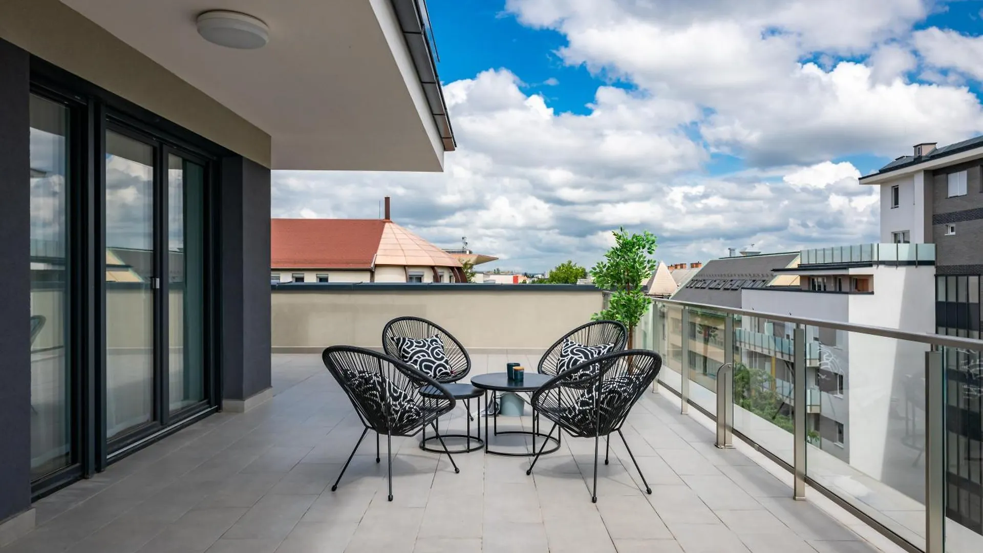 Westside Garden Apartments By Urbanrent Budapest