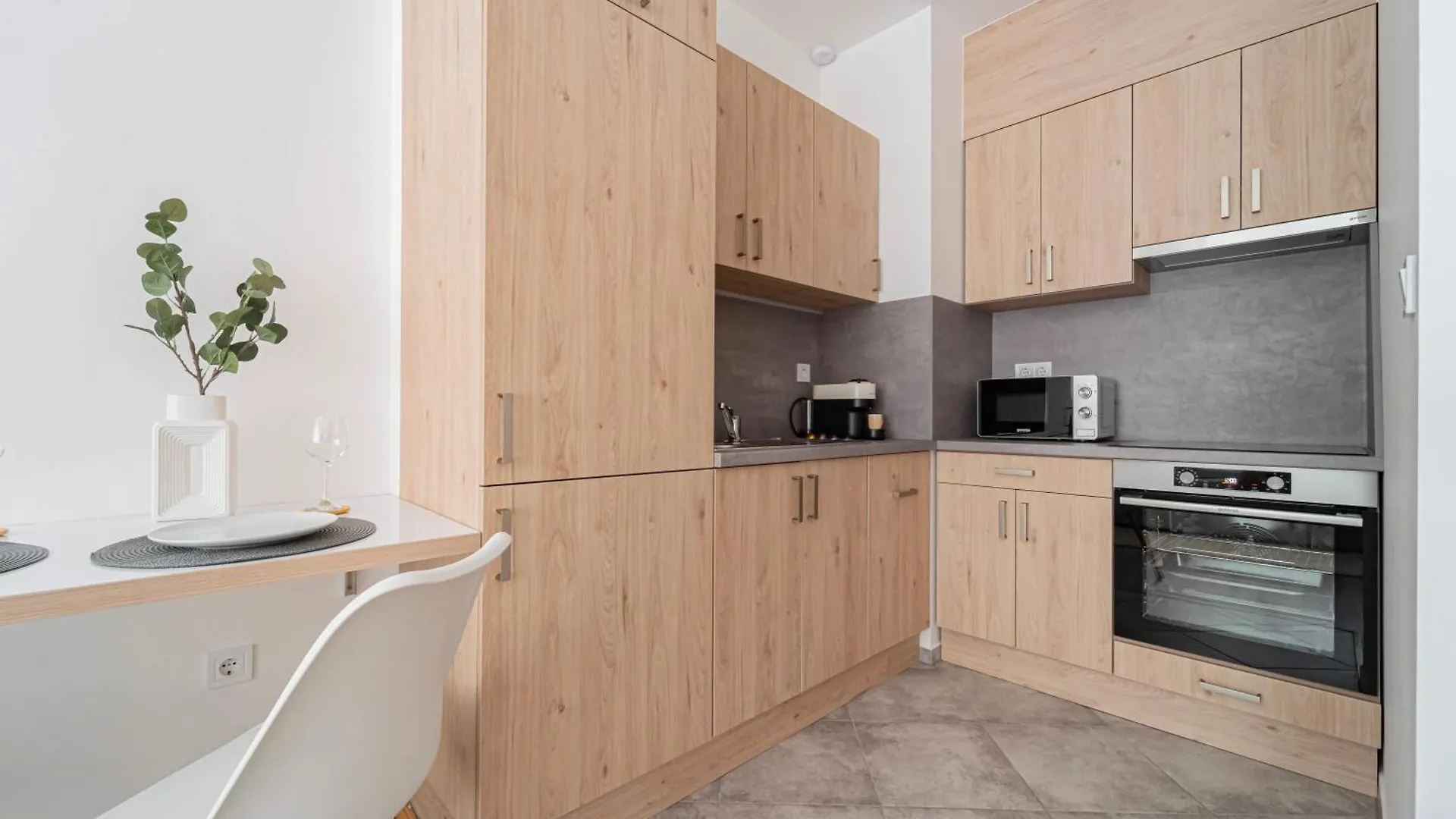 Westside Garden Apartments By Urbanrent Budapest Aparthotel