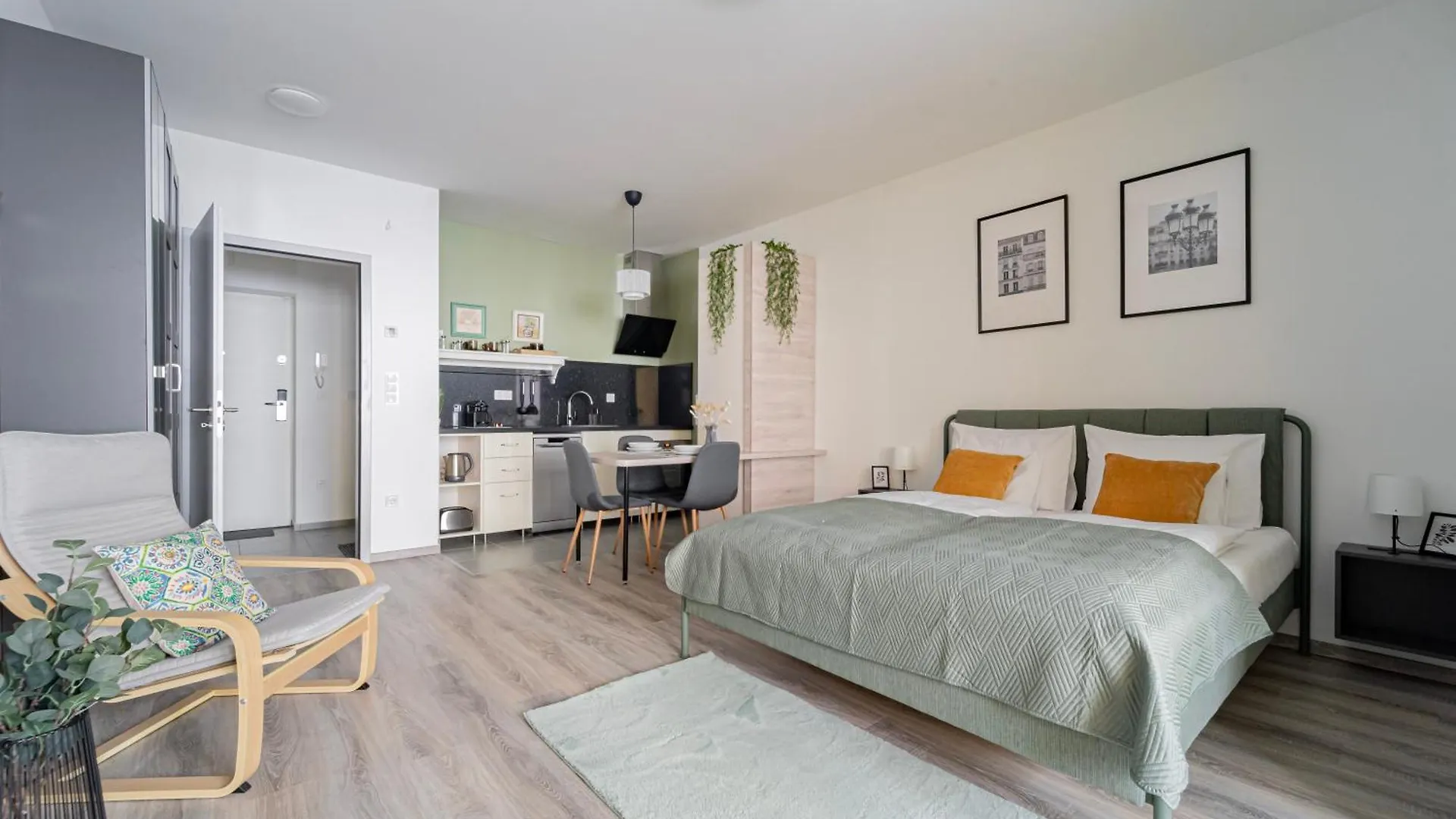 Aparthotel Westside Garden Apartments By Urbanrent Budapest