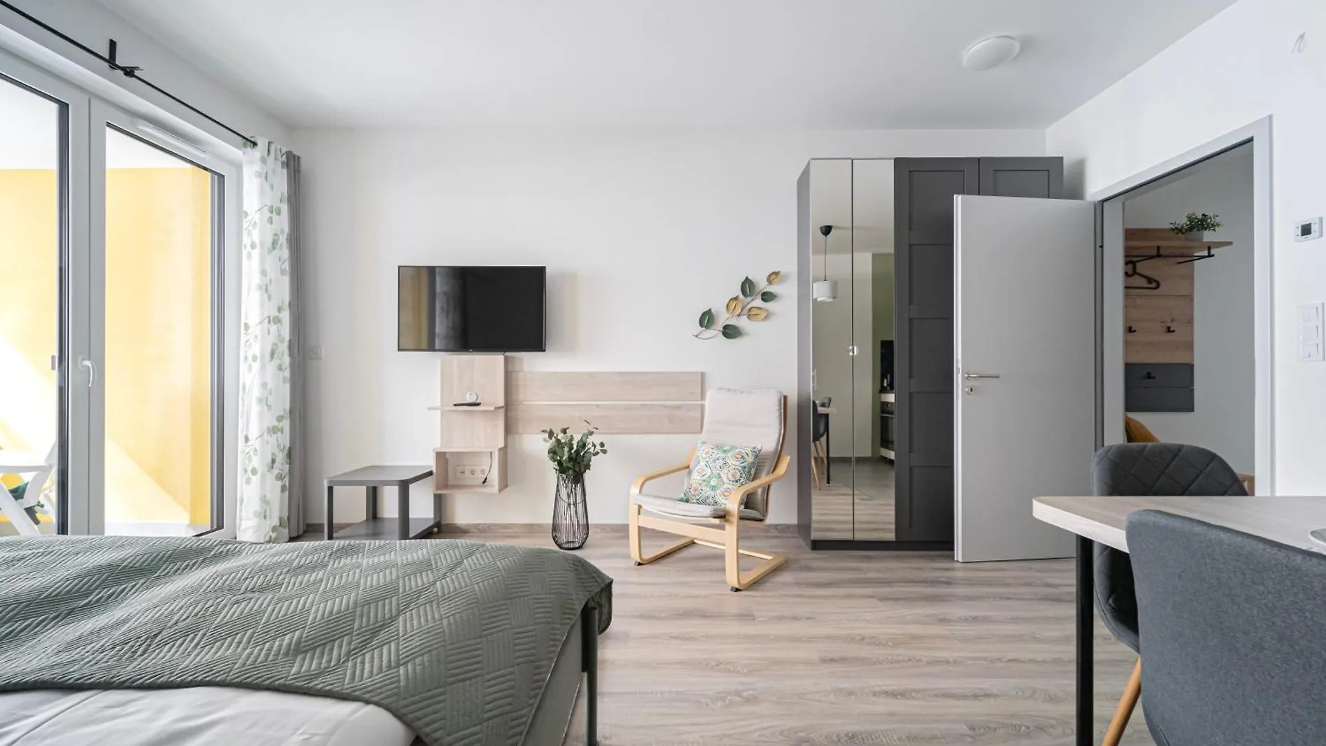 Westside Garden Apartments By Urbanrent Budapest Aparthotel