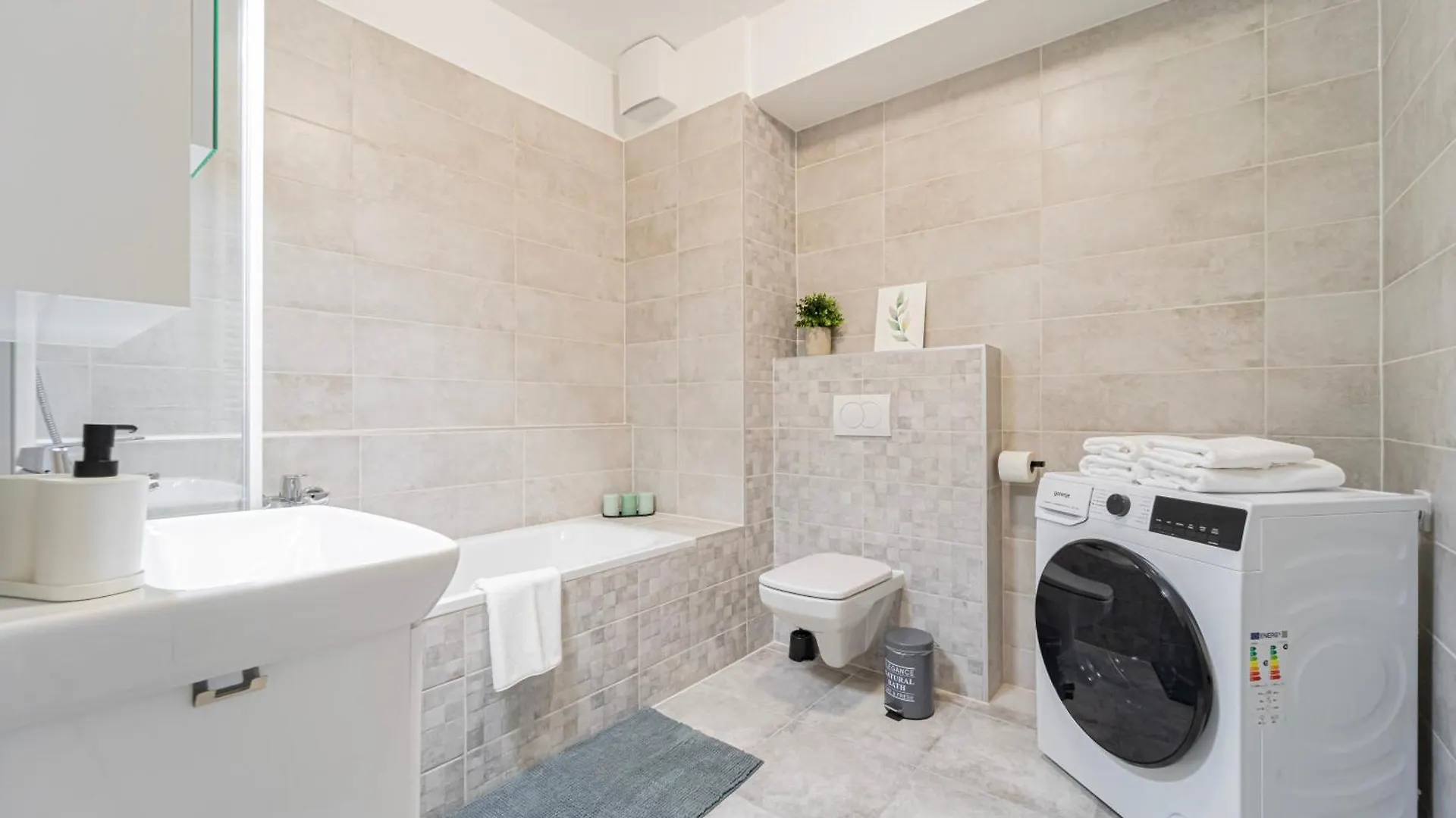 Aparthotel Westside Garden Apartments By Urbanrent Budapest