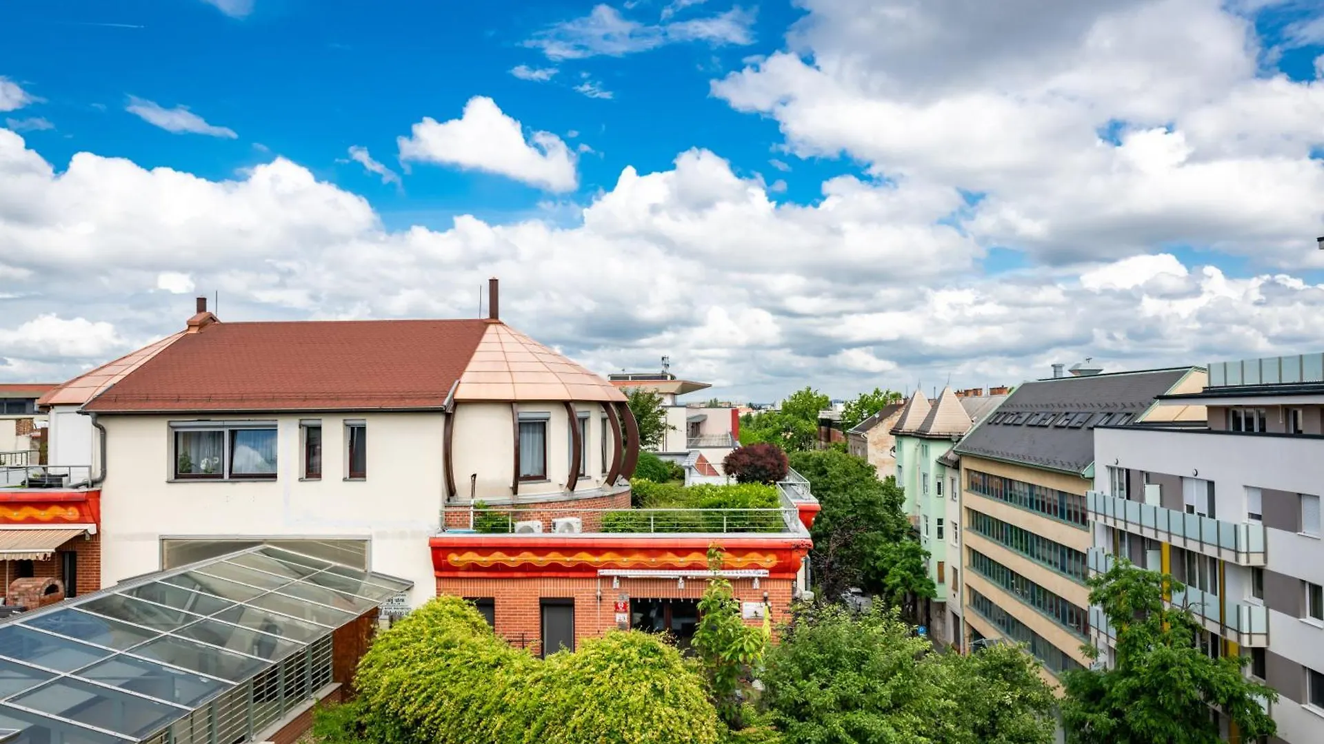 Westside Garden Apartments By Urbanrent Budapest Aparthotel